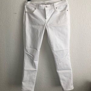 Old Navy. White skinny jeans. Size 12